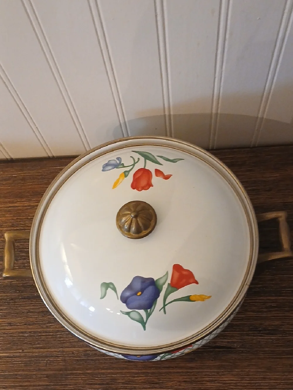 Vintage Regency Club Enamelware Pot &Lid Floral Print Brass Handles